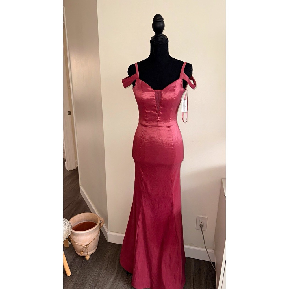 New! Windsor Pink Off-Shoulder Mermaid Floor-Length Formal Gown Dress, Size 3